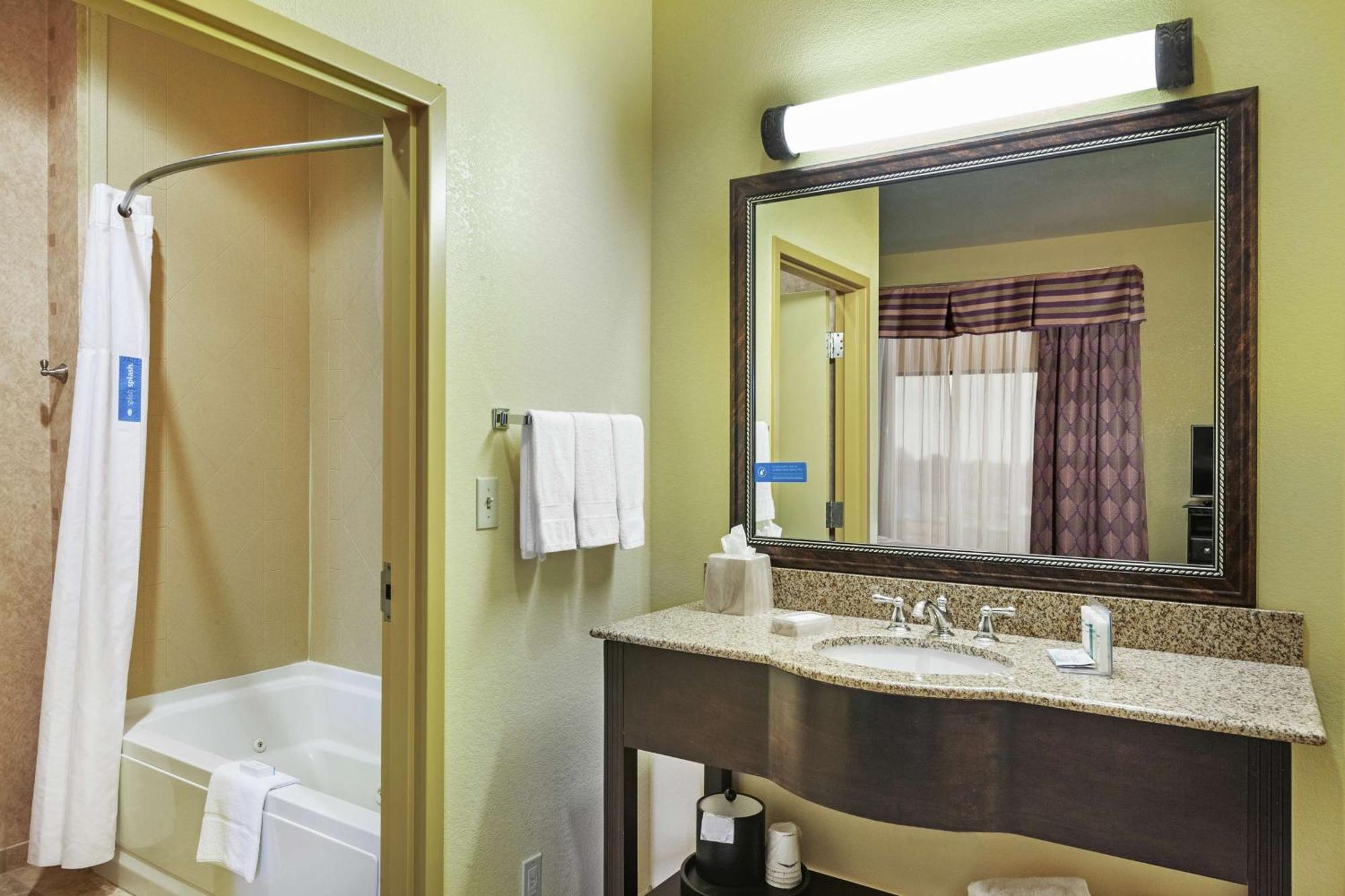 Hampton Inn & Suites Owasso Bagian luar foto