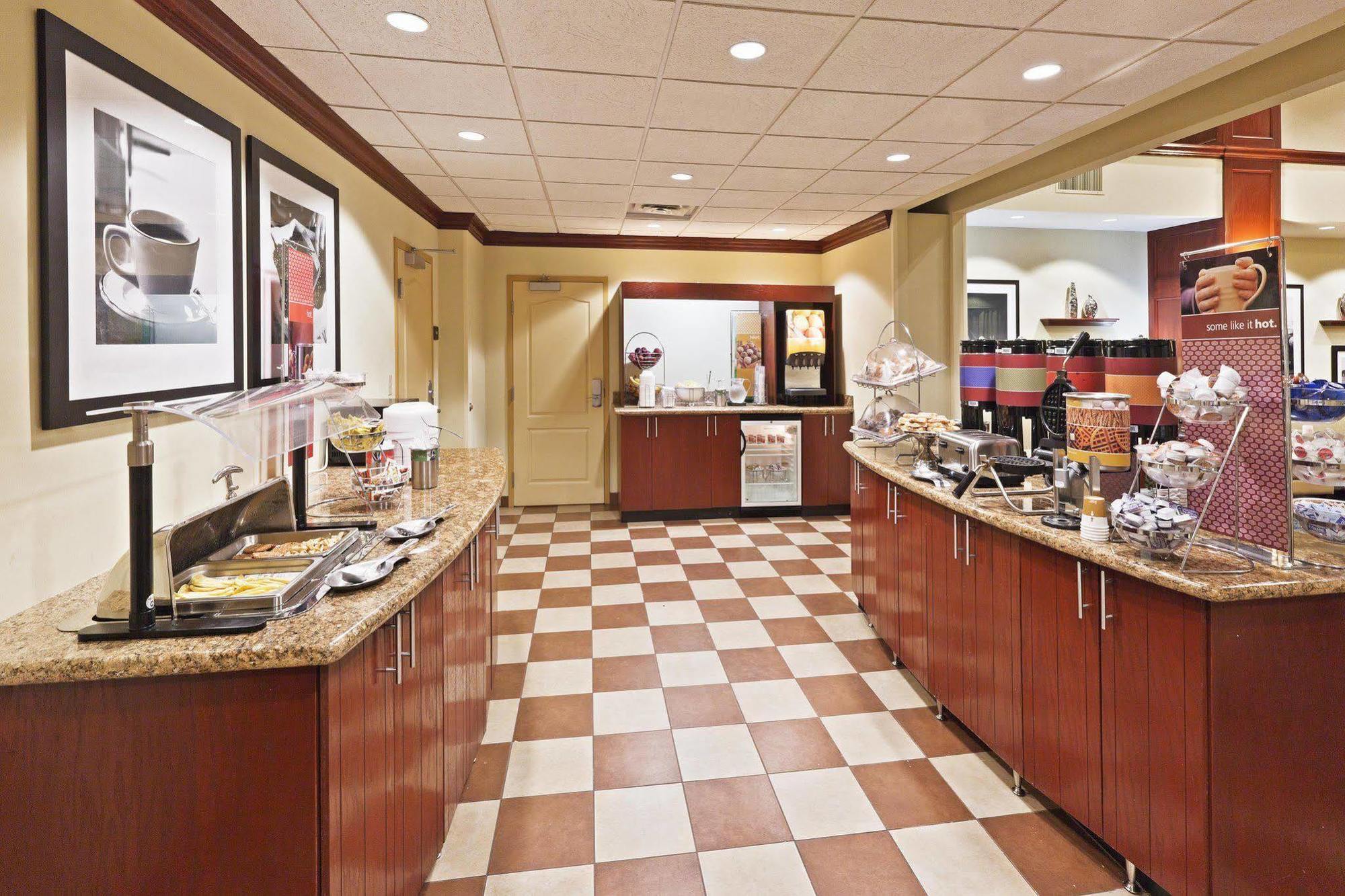 Hampton Inn & Suites Owasso Restoran foto